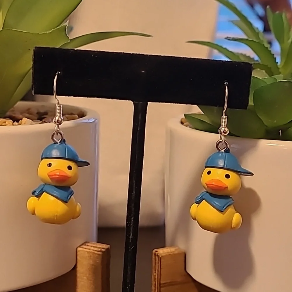 Duck Earrings with Blue Hat Novelty Fun Quirky Cute Dangle Drop - Picture 3 of 6